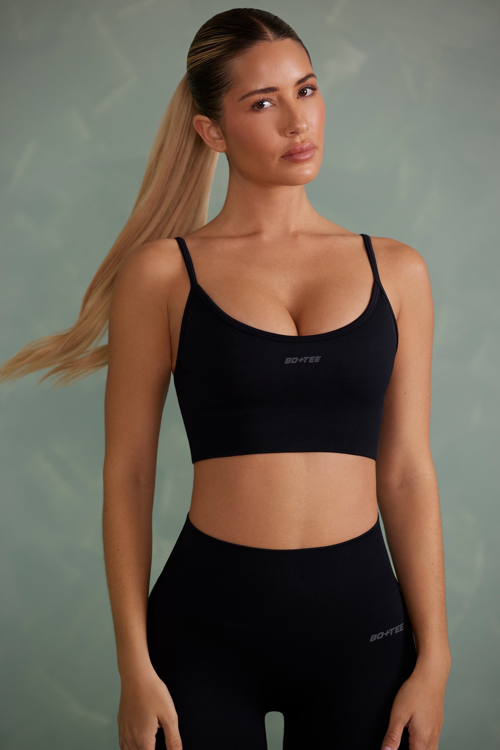 Determination - Super Sculpt Scoop Neck Sports Bra in Onyx Black - Image 5