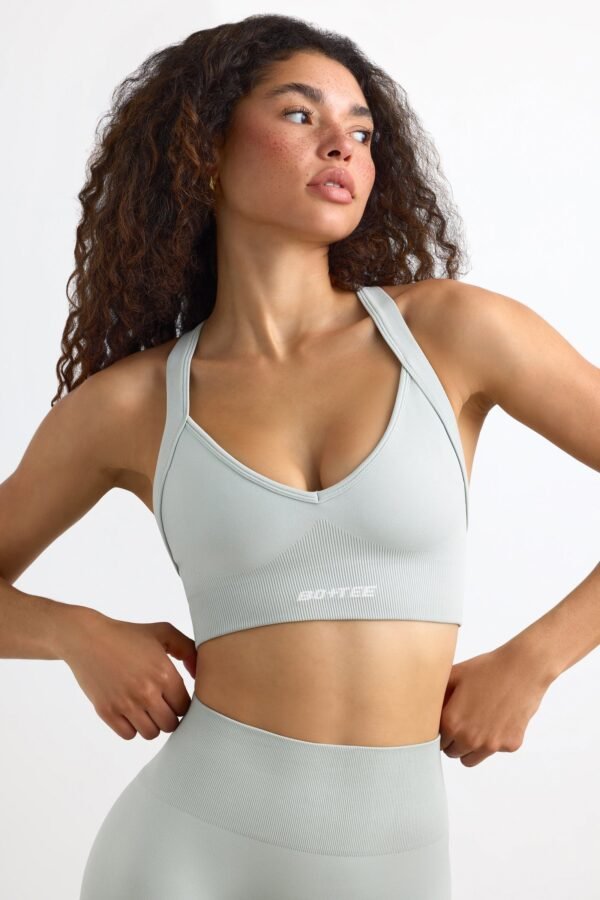 Super Sculpt Seamless Cross-Back Sports Bra in Fog - Image 3