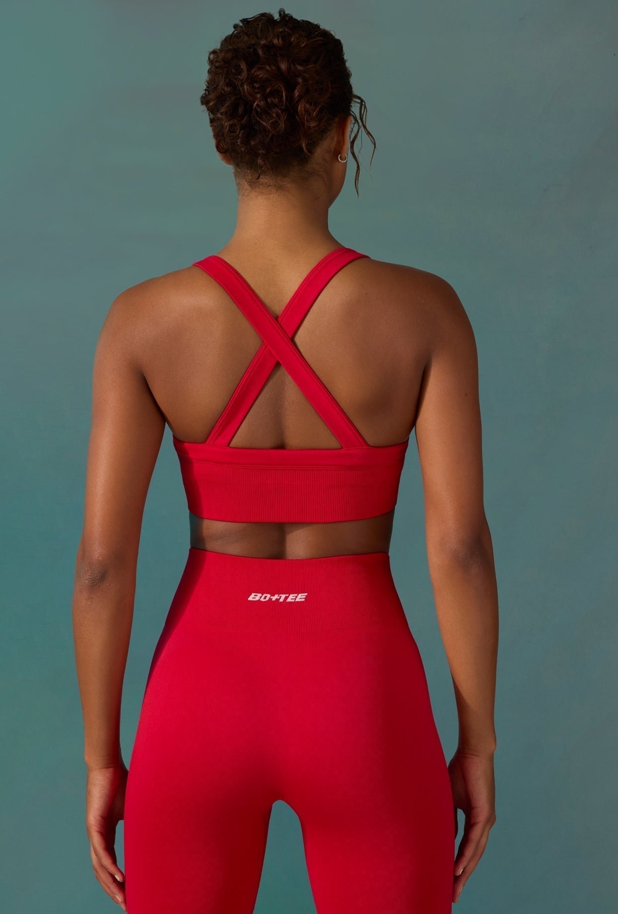 Purpose - Super Sculpt Seamless Cross Back Sports Bra in Tango Red - Image 3